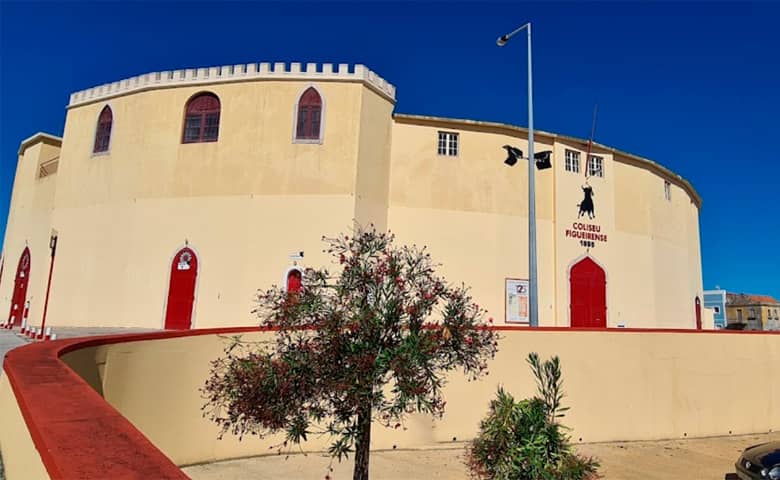 Frontal de la Plaza de Figueira Da Foz